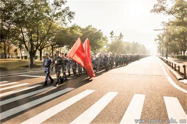 北京師范大學珠海分校2017級學生軍訓正如火如荼開展