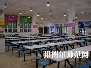 重慶忠縣幼師職業(yè)教育中心