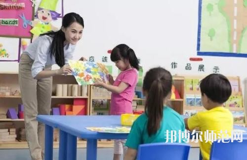 遵義2020年女生上幼師學(xué)校學(xué)什么專業(yè)好