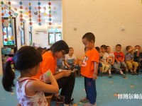 武漢2020年男生讀什么幼師學(xué)校好